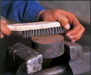 Ščetka žična ročna jeklena ravna železo