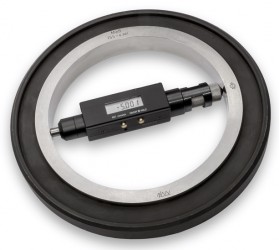 Mikrometer digitalni sestavljiv v garnituri za merjenje večjih premerov