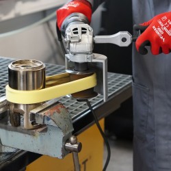 Linearni kolutni brusilnik 1750W z ekstremno močnim prenosom moči v osnovnem setu