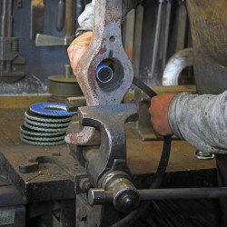 Gibljiva gred z navojem M14 za kotne brusilnike in stacionarno brusilno postajo