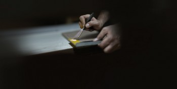 Marker za globoke luknje z LED svetilko, možnost brisanja