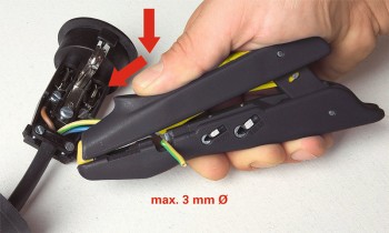 Klešče za stiskanje in odstranjevanje izolacije žic