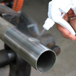 Tekočina za brezmadežno čiščenje