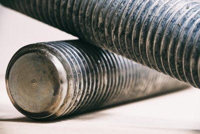 Praksa vrezovanja navojev - vodnik za uporabo svedrov